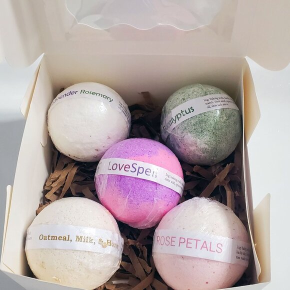 Drop It Like It’s a Bath Box of 5 Bath Bombs - Picture 2 of 4
